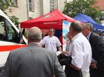 Foto6: Gespräche beim Rundgang "Tag der Sicherheit"